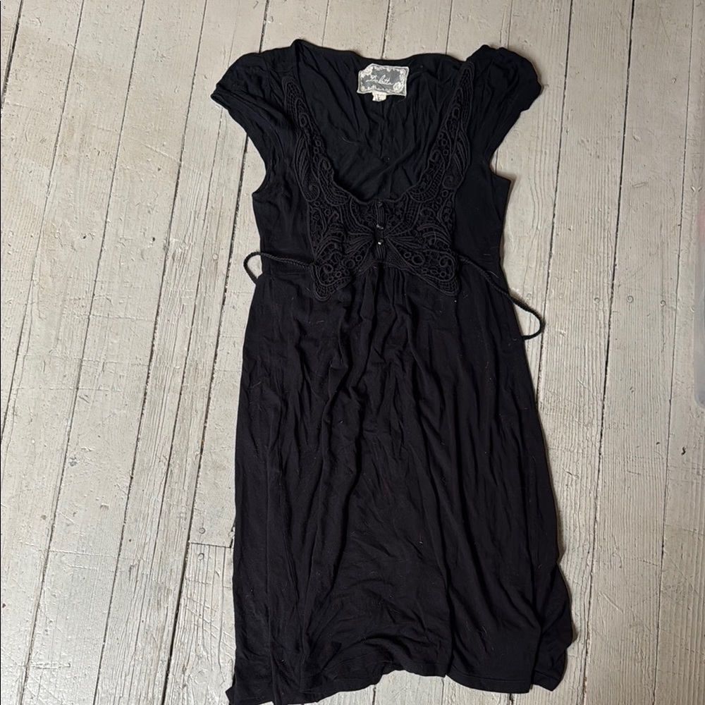 Deletta Black Midi Dress with Timeless Elegance